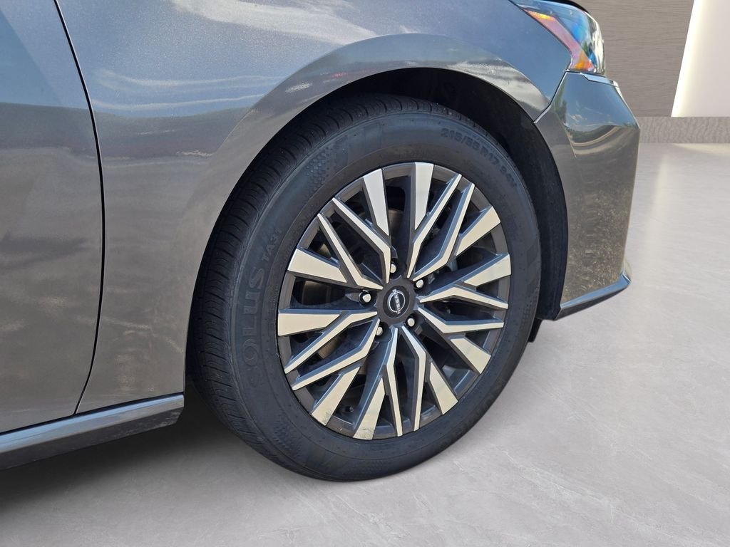 Used 2024 Gray Nissan 2.5 SV image 26
