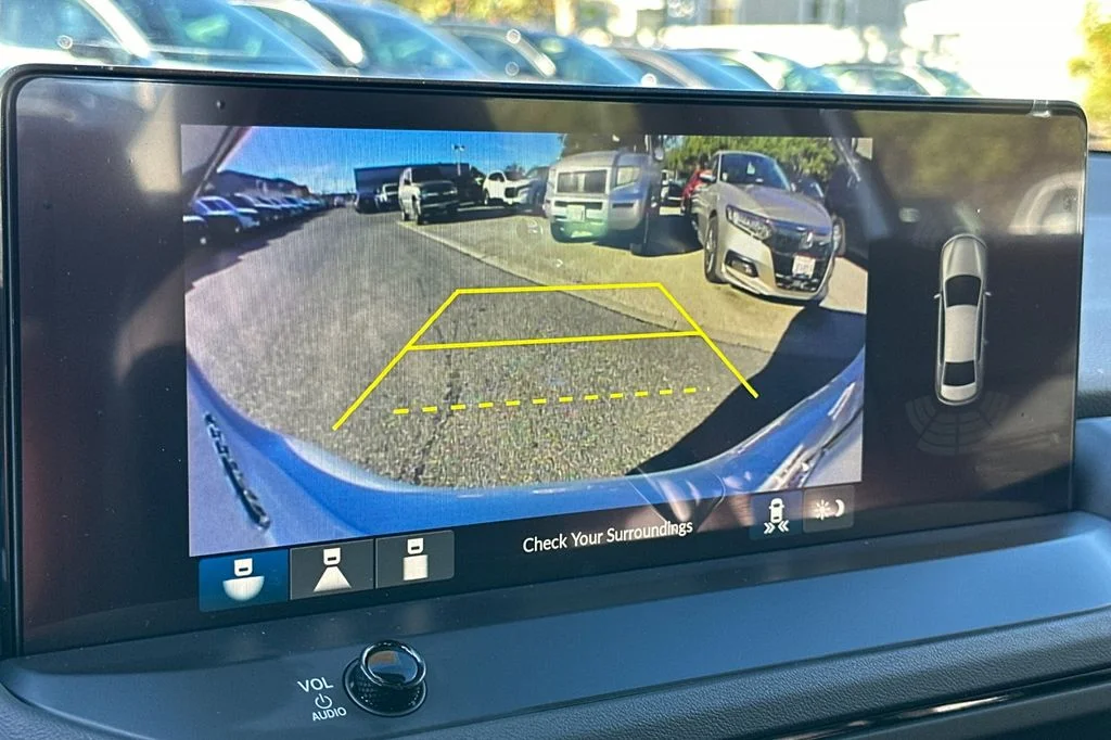 Used 2025  Honda Touring image 18