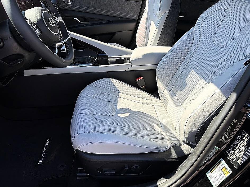 New 2026 Abyss Black Hyundai Limited image 23