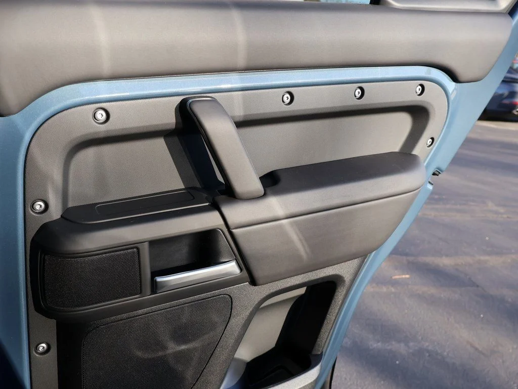 New 2026 Tasman Blue Land Rover X-Dynamic SE image 14
