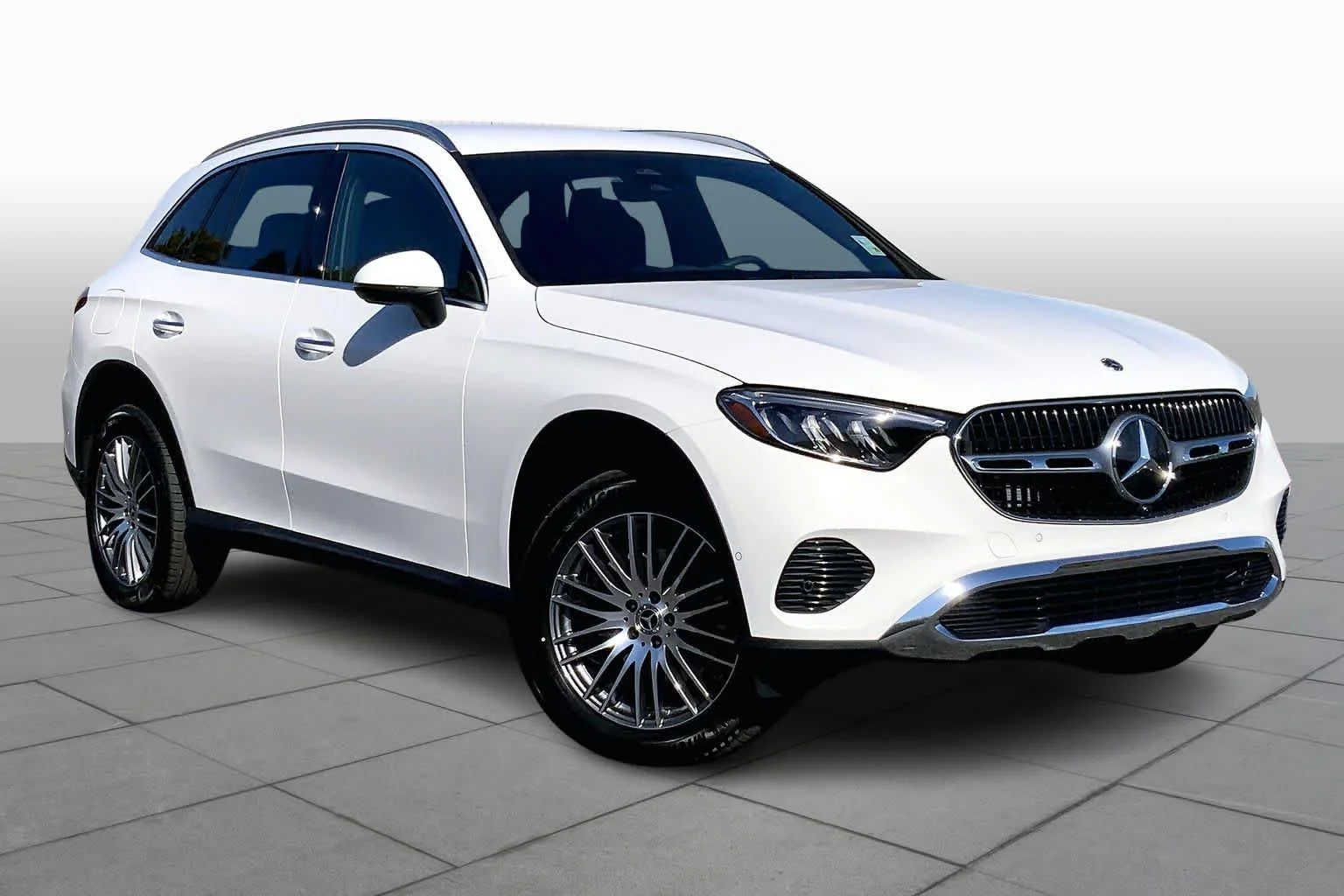 New 2026 Polar White Mercedes-Benz GLC 300 image 2