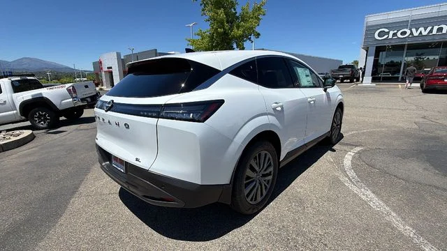 New 2026 White Nissan SL image 4