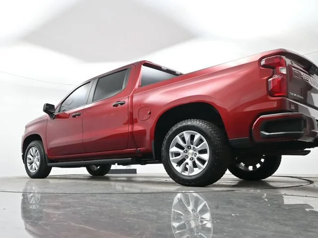 Used 2021 CHERRY RED TINTCOAT Chevrolet Custom image 23