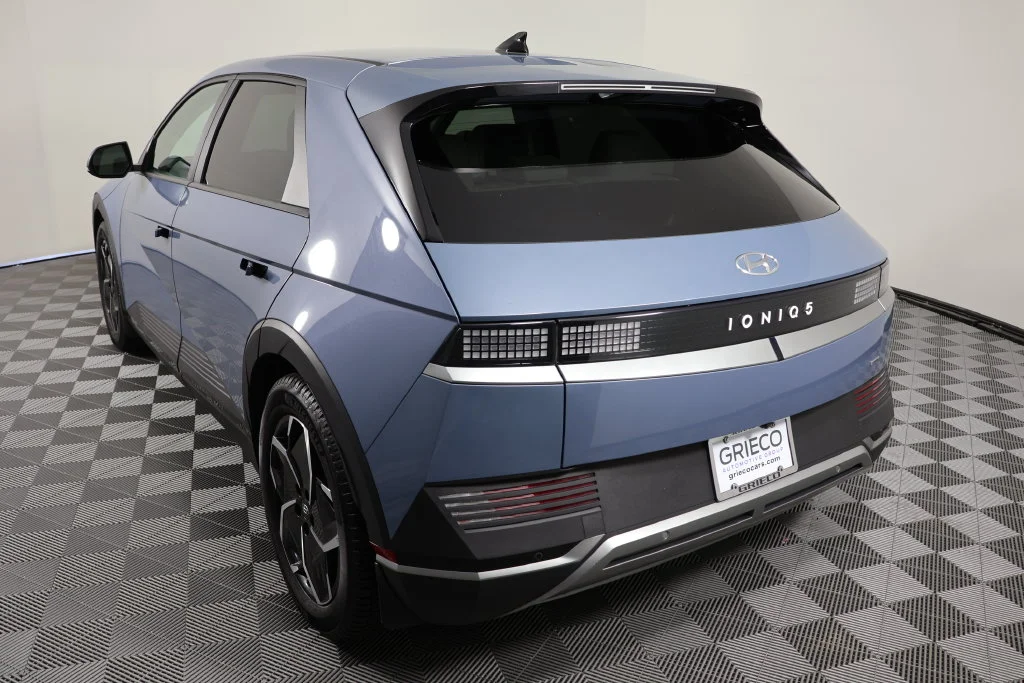 Used 2023 Blue Hyundai SEL image 6