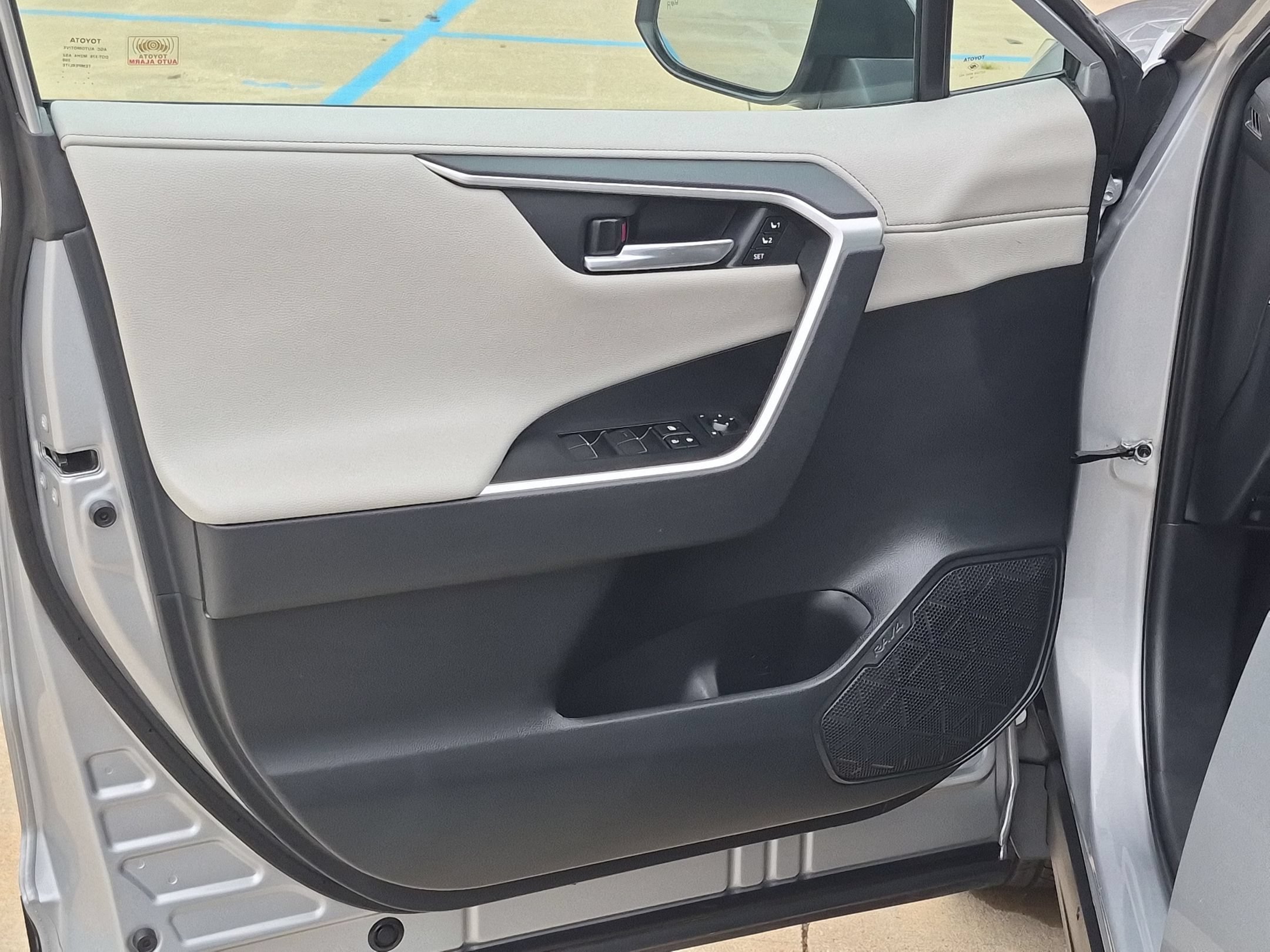 Used 2019 Silver Sky Metallic Toyota Limited AWD image 12