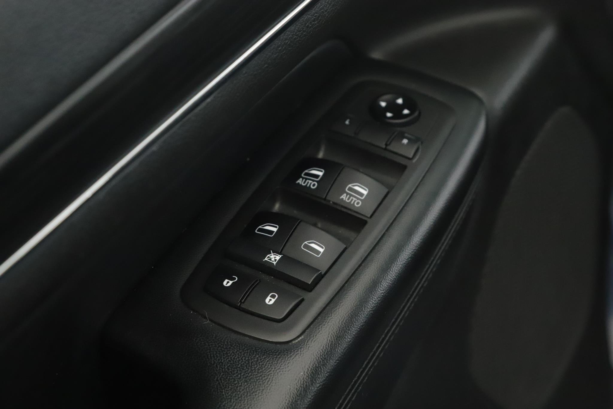 Used 2019 Slate Blue Pearlcoat Jeep Limited 4x4 image 8