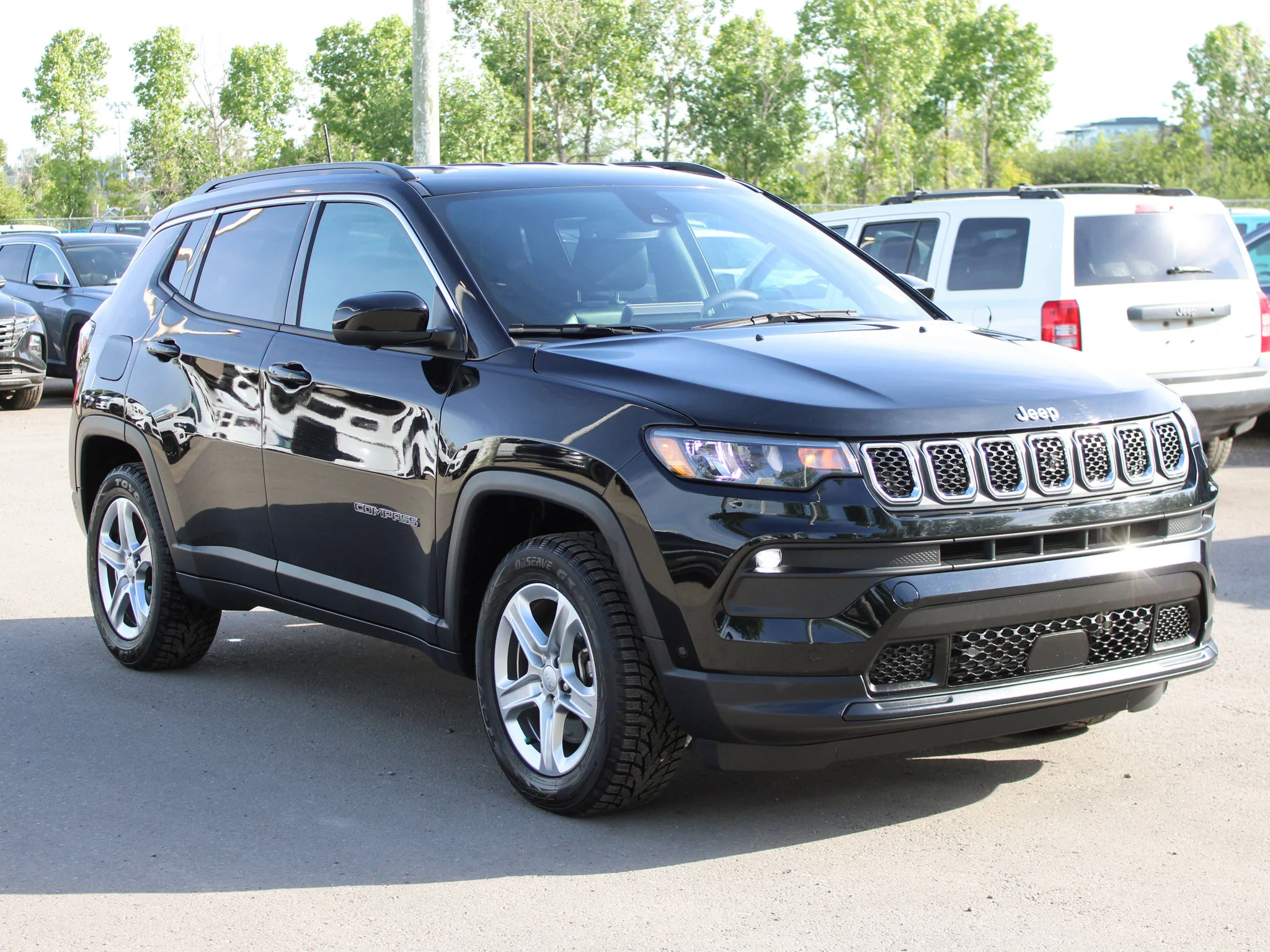 Certified Used 2023 Black Jeep North * Loaded | Heated Leather Seats | Adaptive Cruise | Apple CarPlay | 360 View Camera image 9