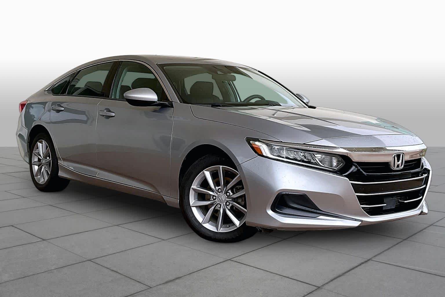 Used 2021 Lunar Silver Metallic Honda LX image 3