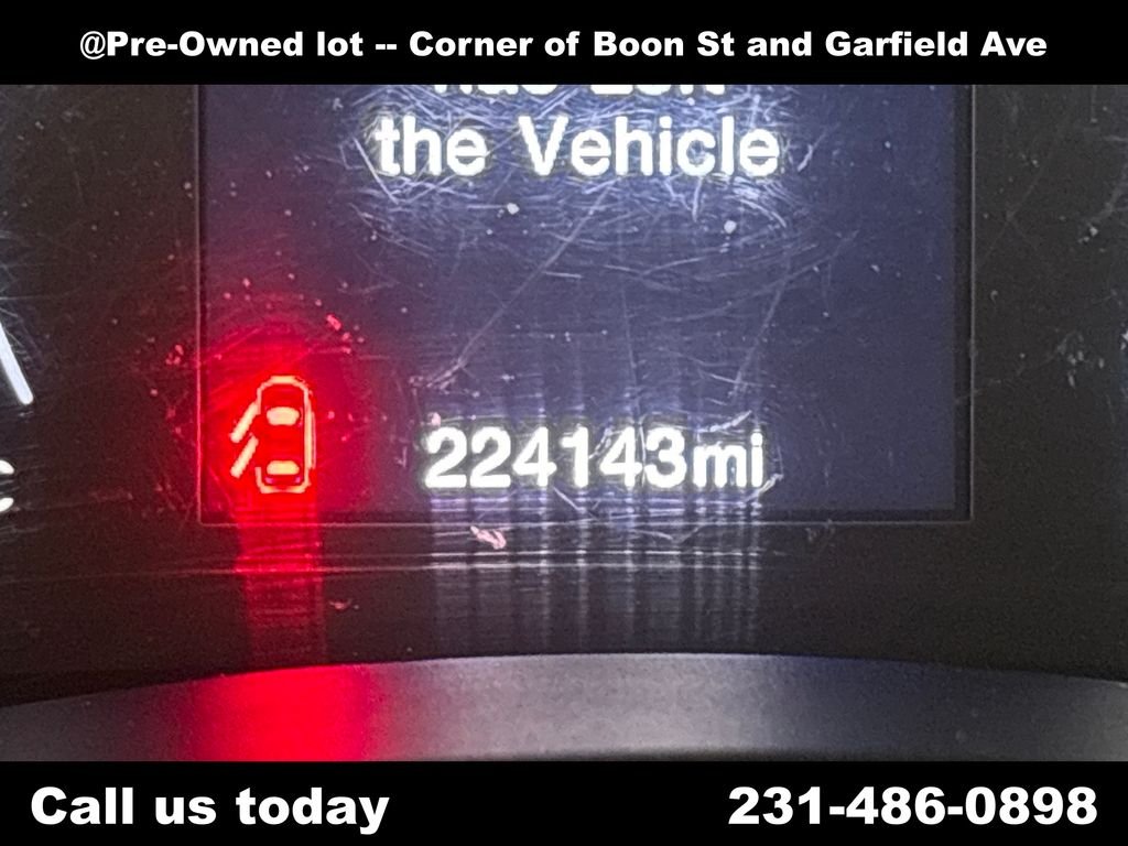 Used 2017 Black Jeep Latitude image 22