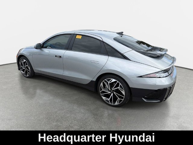Used 2024 Silver Hyundai SEL image 4