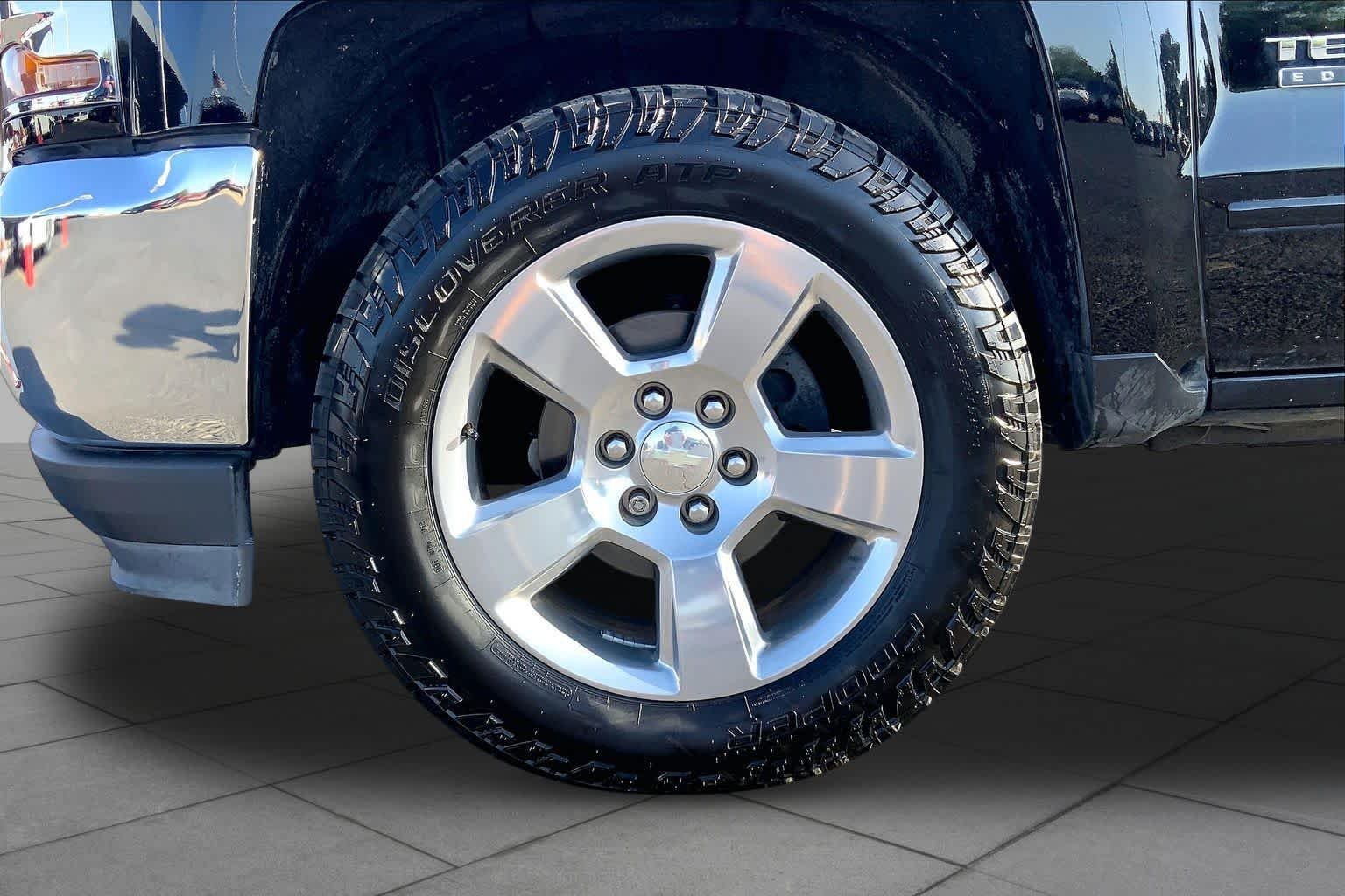 Used 2018 Black Chevrolet LT image 11