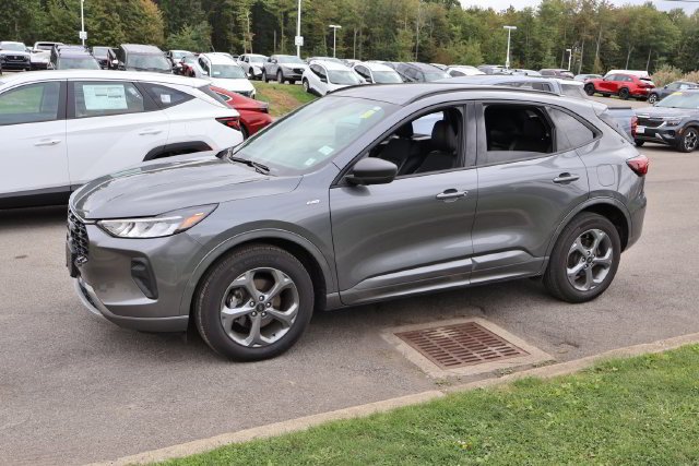 Used 2023 Gray Metallic Ford ST-Line image 2