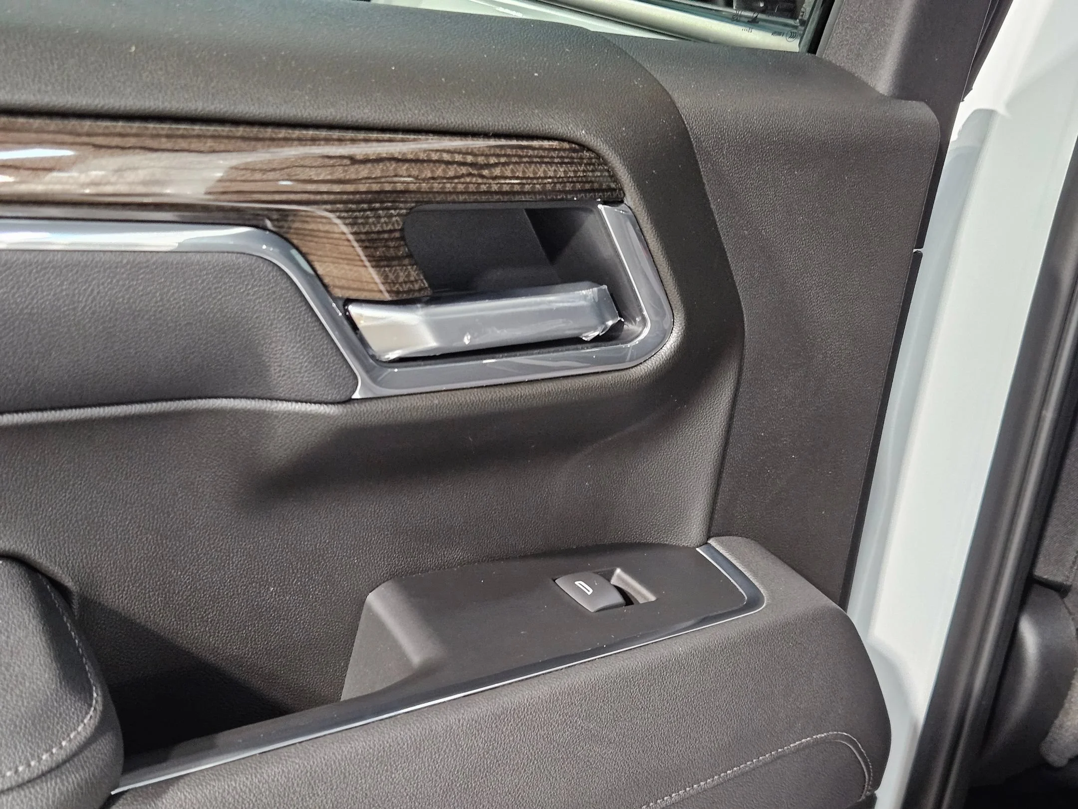 Used 2026 Summit White Chevrolet LT Trail Boss image 33