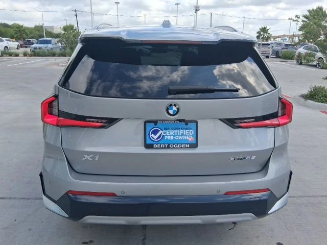 Used 2024  BMW xDrive28i image 5