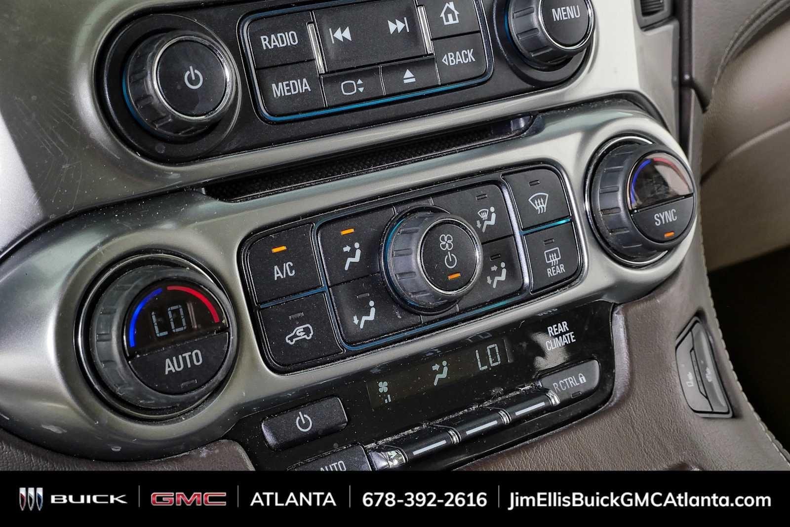Used 2016 IRIDESCENT PEARL TRICOAT Chevrolet LT image 17