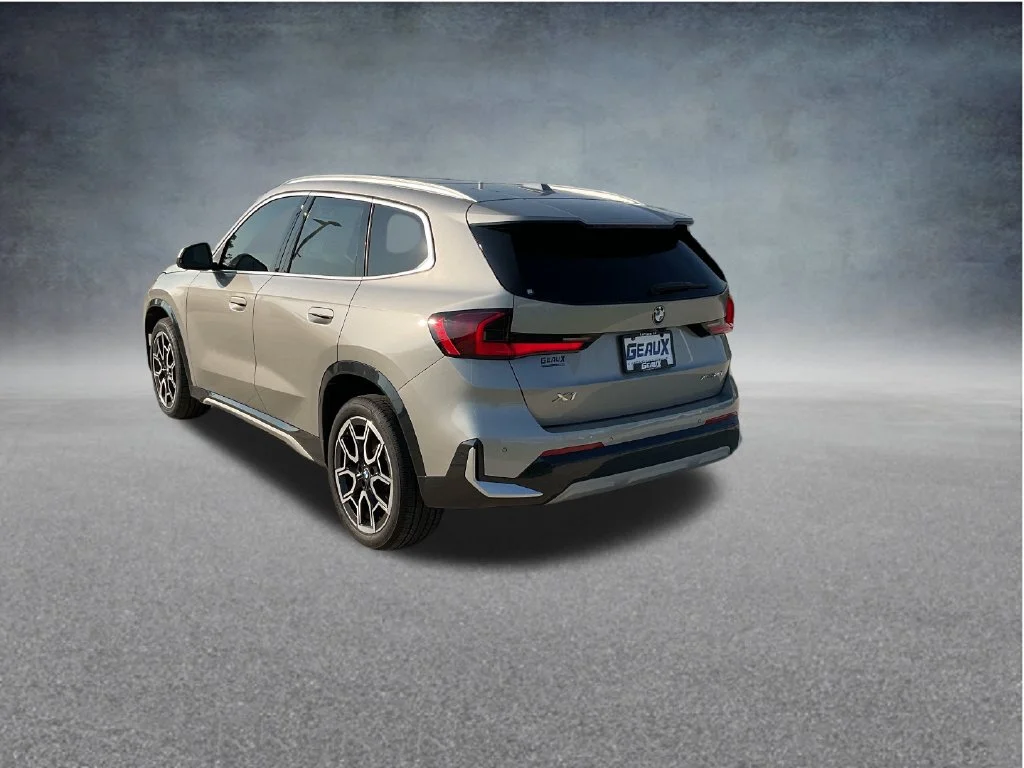 Used 2025 Silver BMW xDrive28i image 5