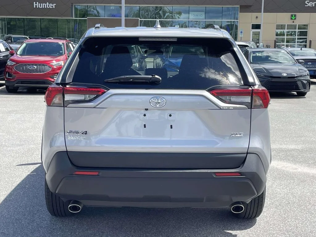 Used 2025 Silver Sky Metallic Toyota XLE image 26