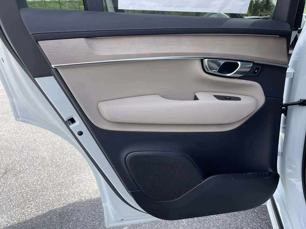 New 2026 Crystal White Volvo Plus image 2