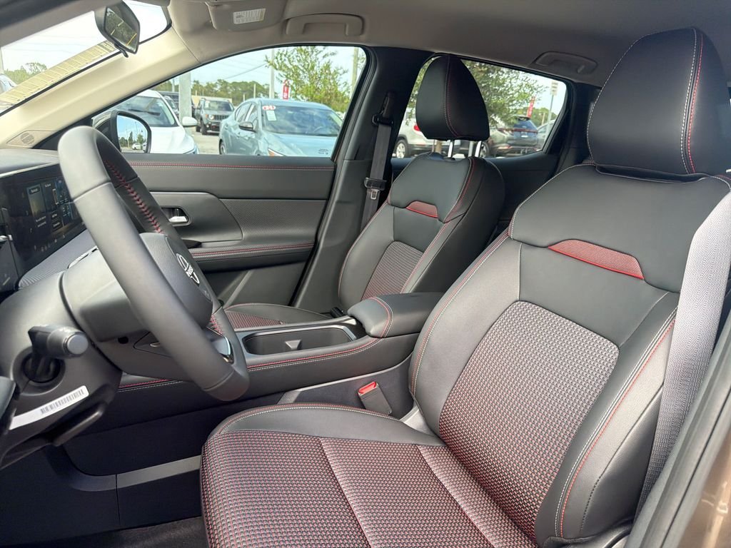 New 2026 Nissan Kicks SR 4D Sport Utility