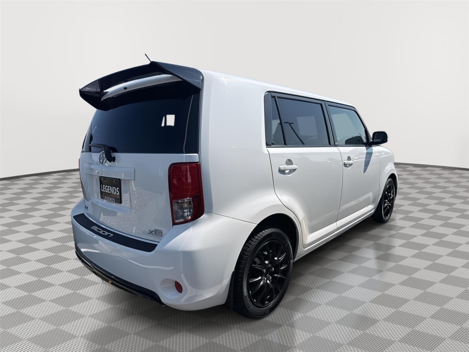 Used 2014 Super White Scion Base image 4