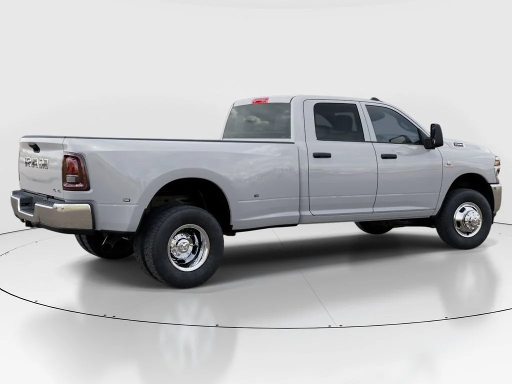 New 2026 Bright White Clear-Coat Exterior Paint RAM Tradesman image 4