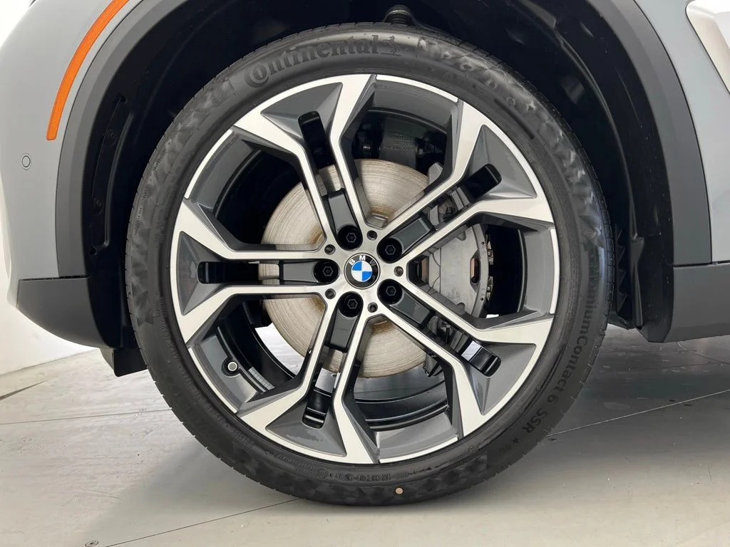 Used 2026 Skyscraper Grey Metallic BMW xDrive50e image 23