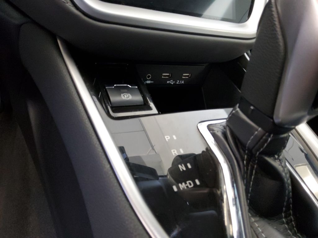 Used 2021 Silver Subaru Onyx Edition XT image 27