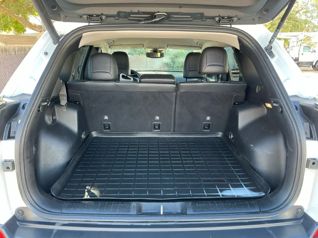 Used 2021 White Jeep Latitude Lux image 22