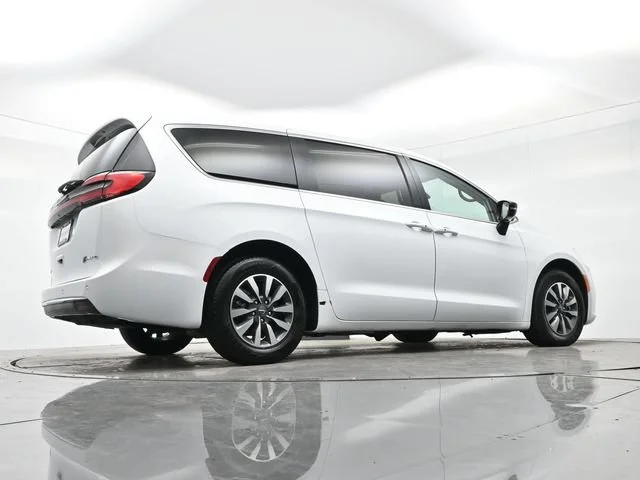 Used 2024 Bright White Clea Chrysler Hybrid Select image 30