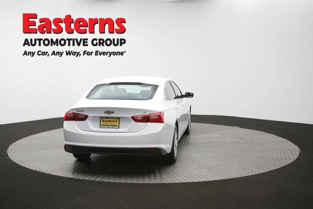 Used 2025 White Chevrolet LT image 39