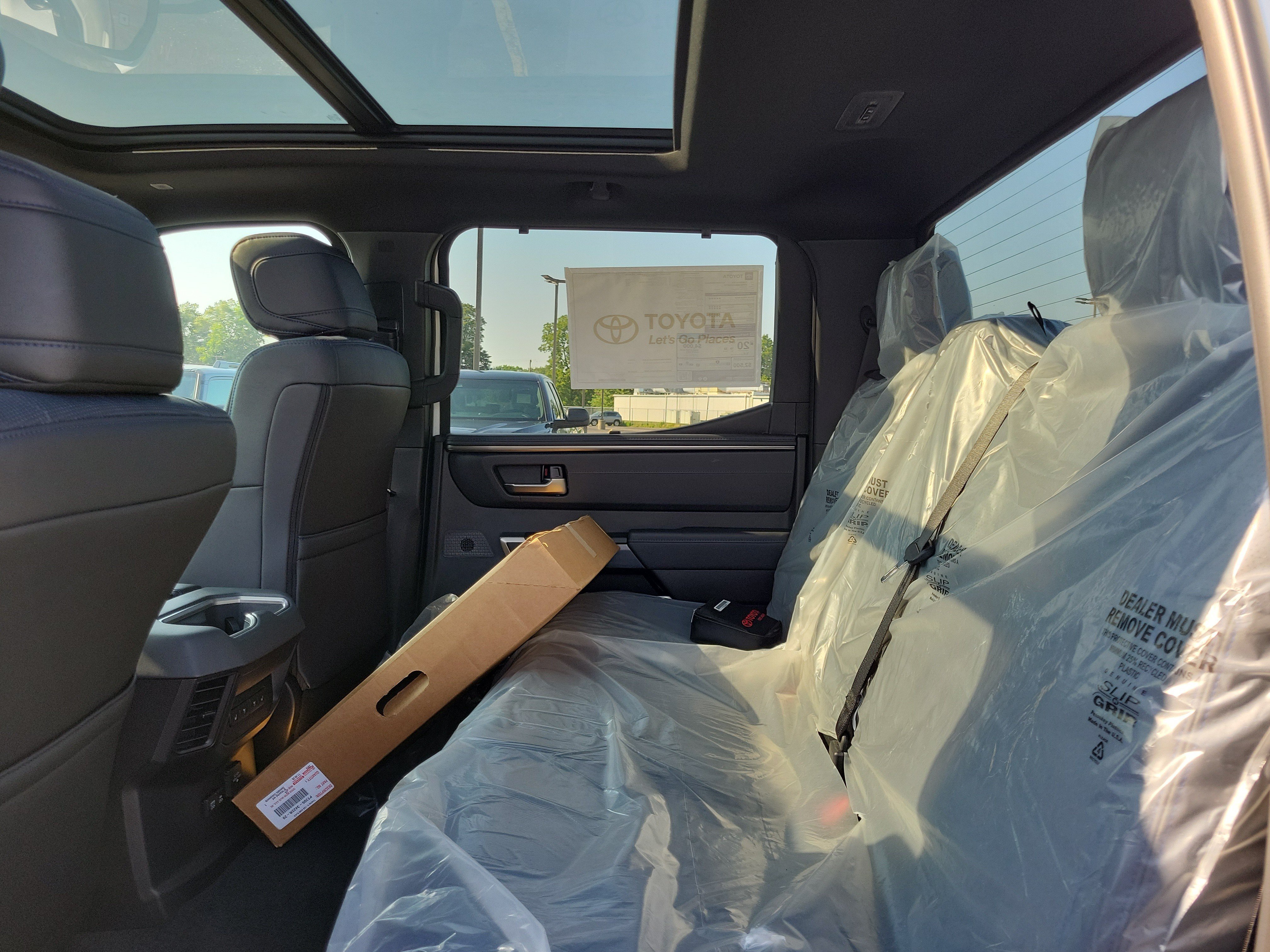 New 2026 Wind Chill Pearl <sup>1</sup> Toyota Tundra Platinum image 11