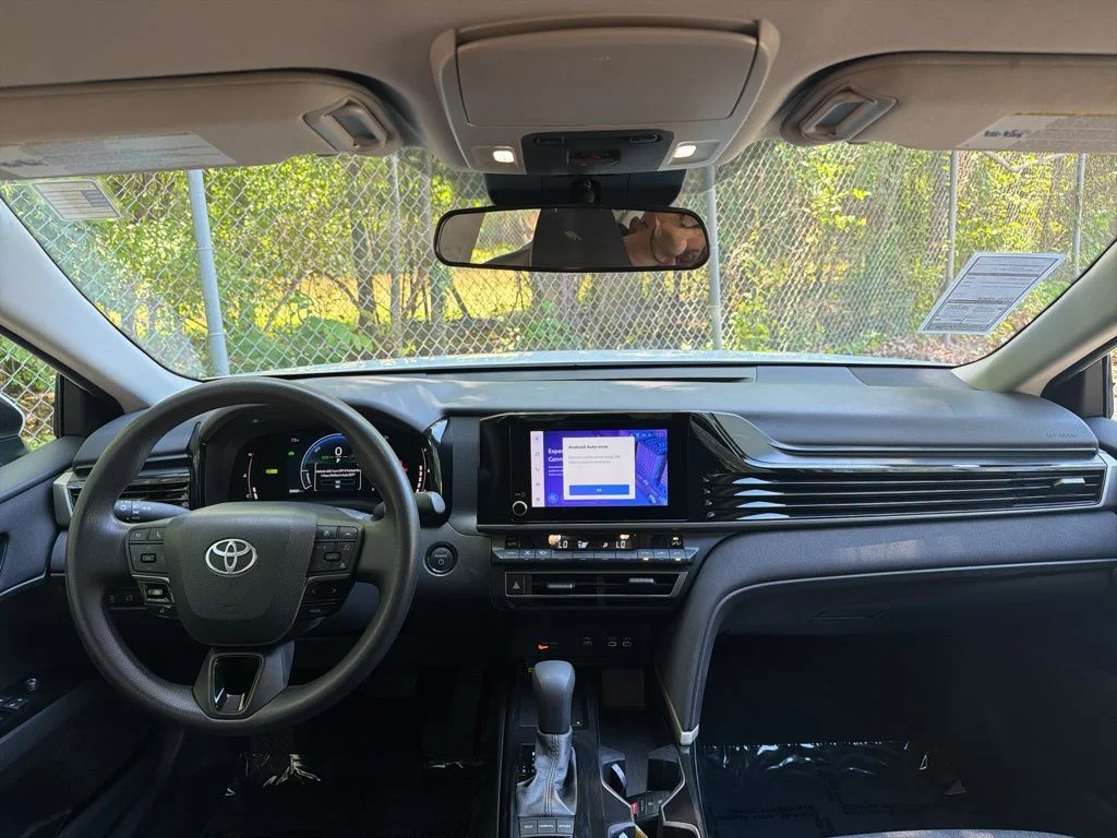 Used 2025 White Toyota LE image 10