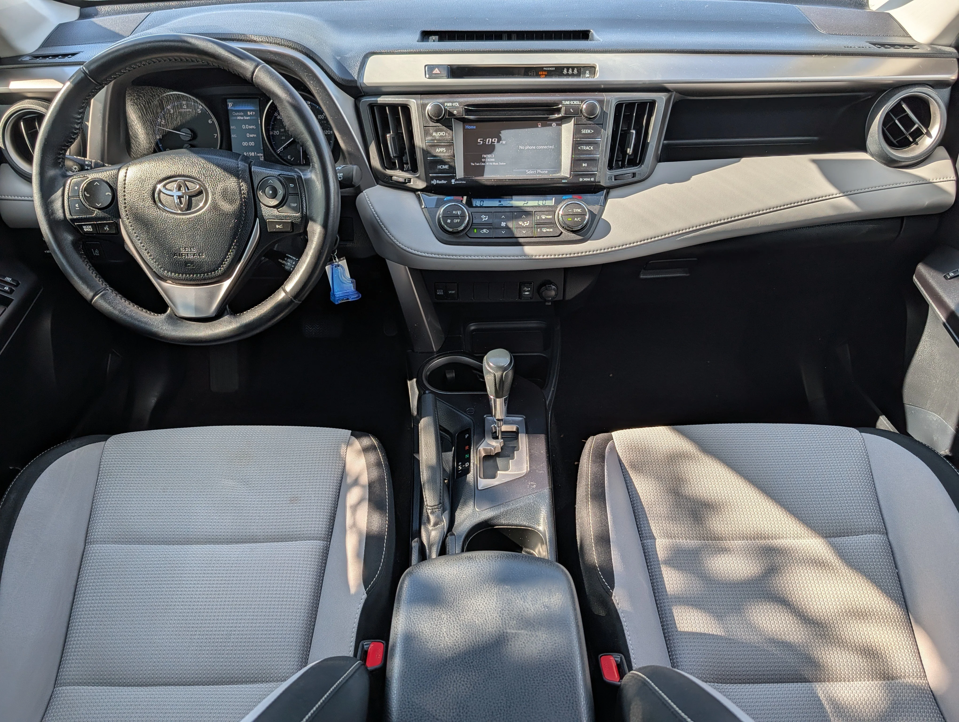 Used 2017 Magnetic Gray Metallic Toyota XLE image 10