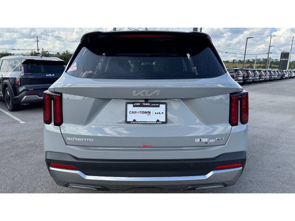 2026 Kia Sorento S photo 3