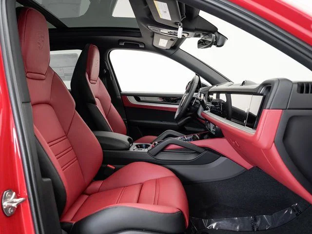 Certified Used 2025  Porsche S image 25