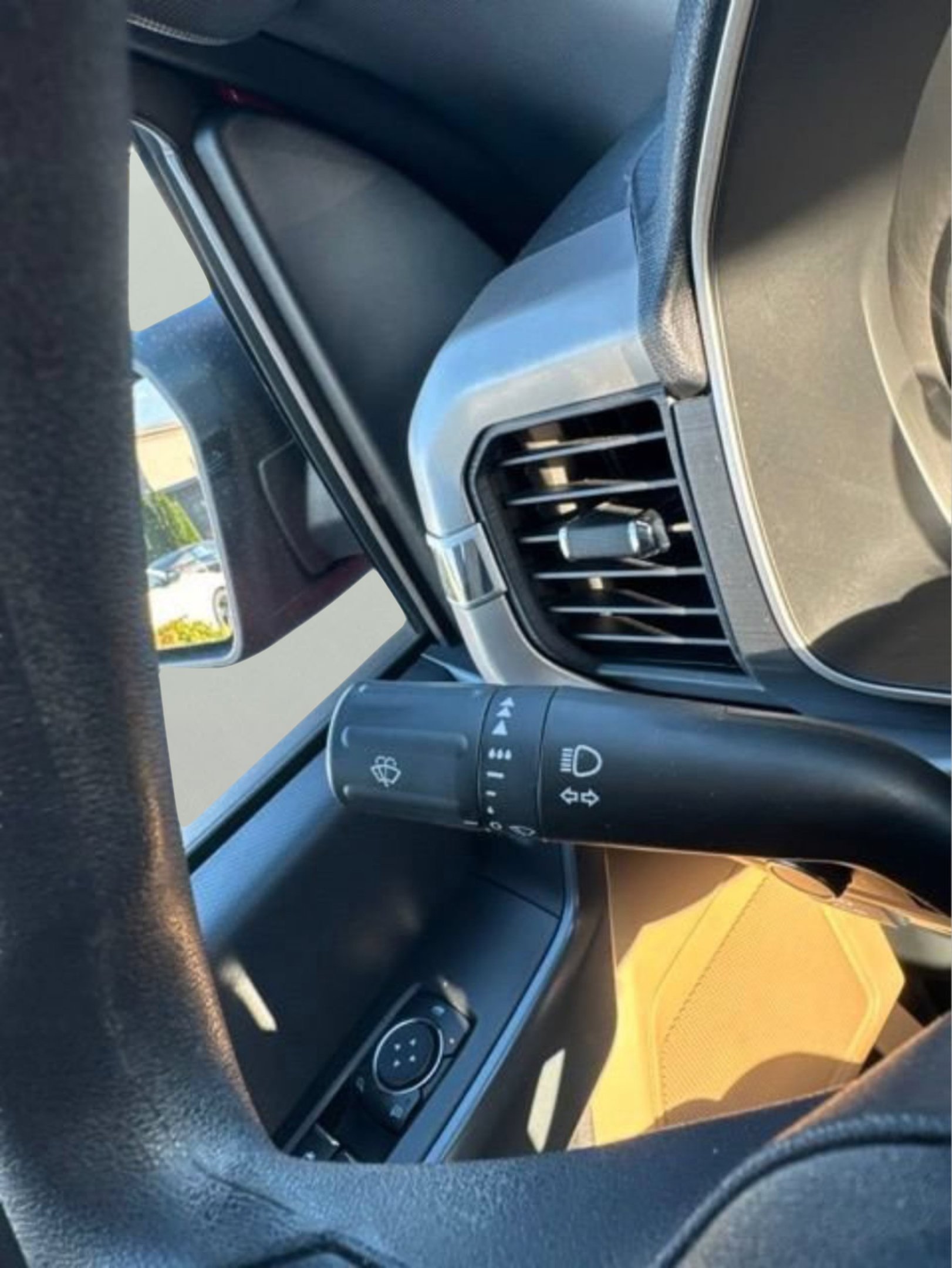 2023 Ford F-150 XLT - Photo 18