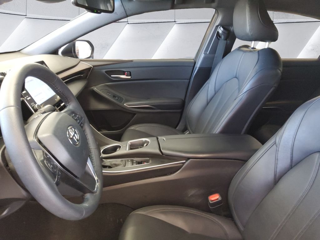 Used 2022 White Toyota XLE Plus image 7