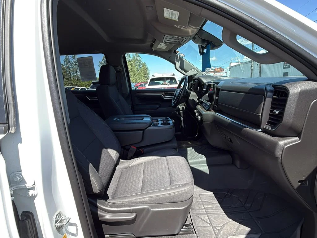 Used 2023 Summit White Chevrolet LT image 22