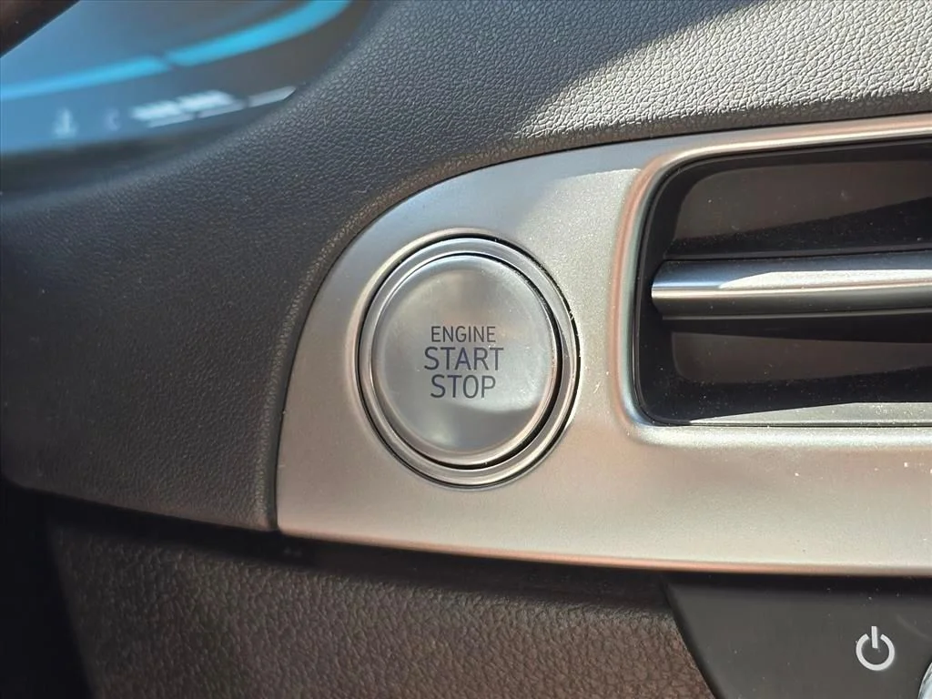 Used 2025 Gray Hyundai SEL image 15