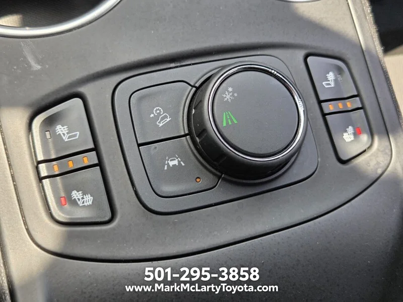 Used 2020 Red Quartz GMC FWD 4DR SLT image 20