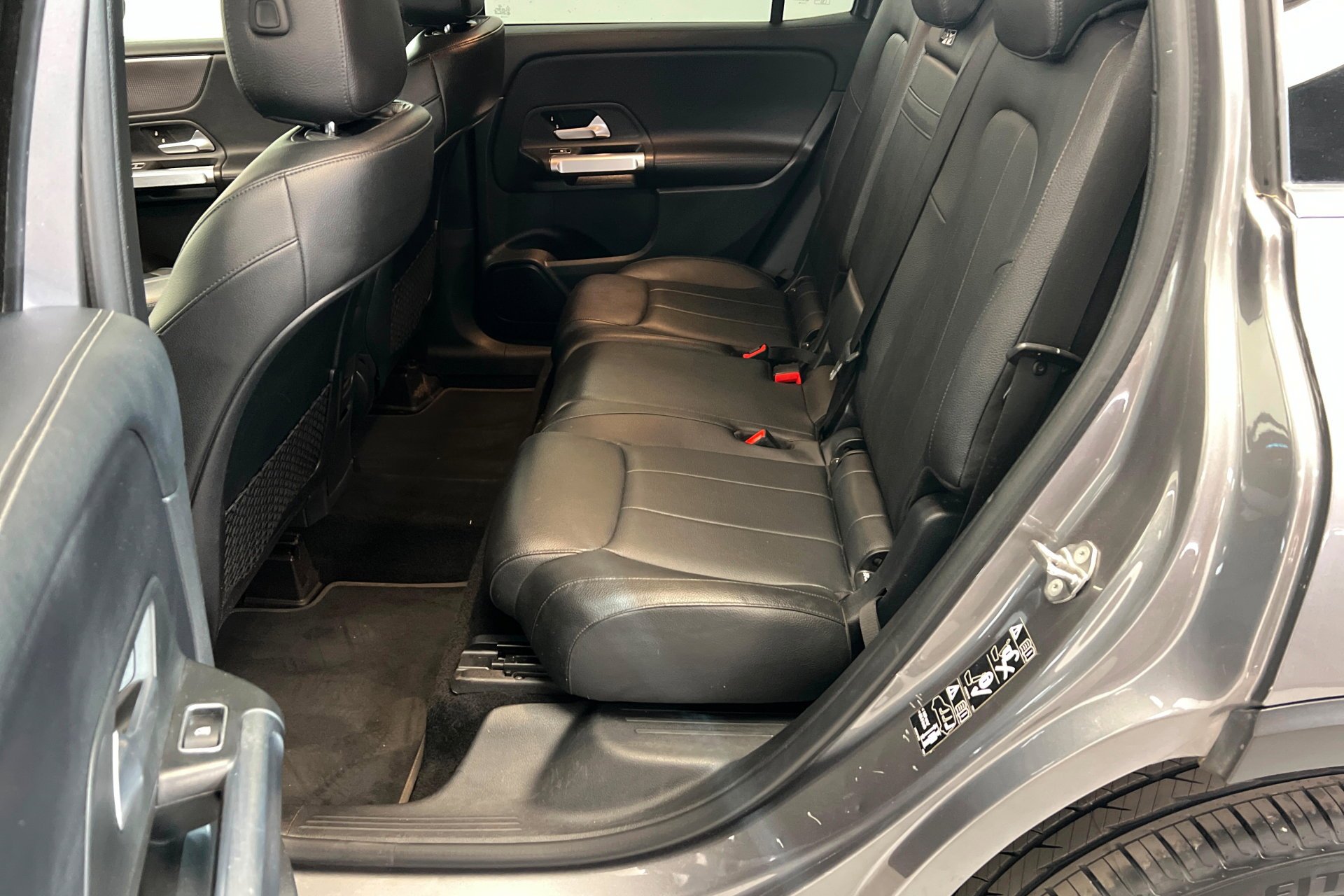 Used 2022 Gray Mercedes-Benz GLB 250 image 22