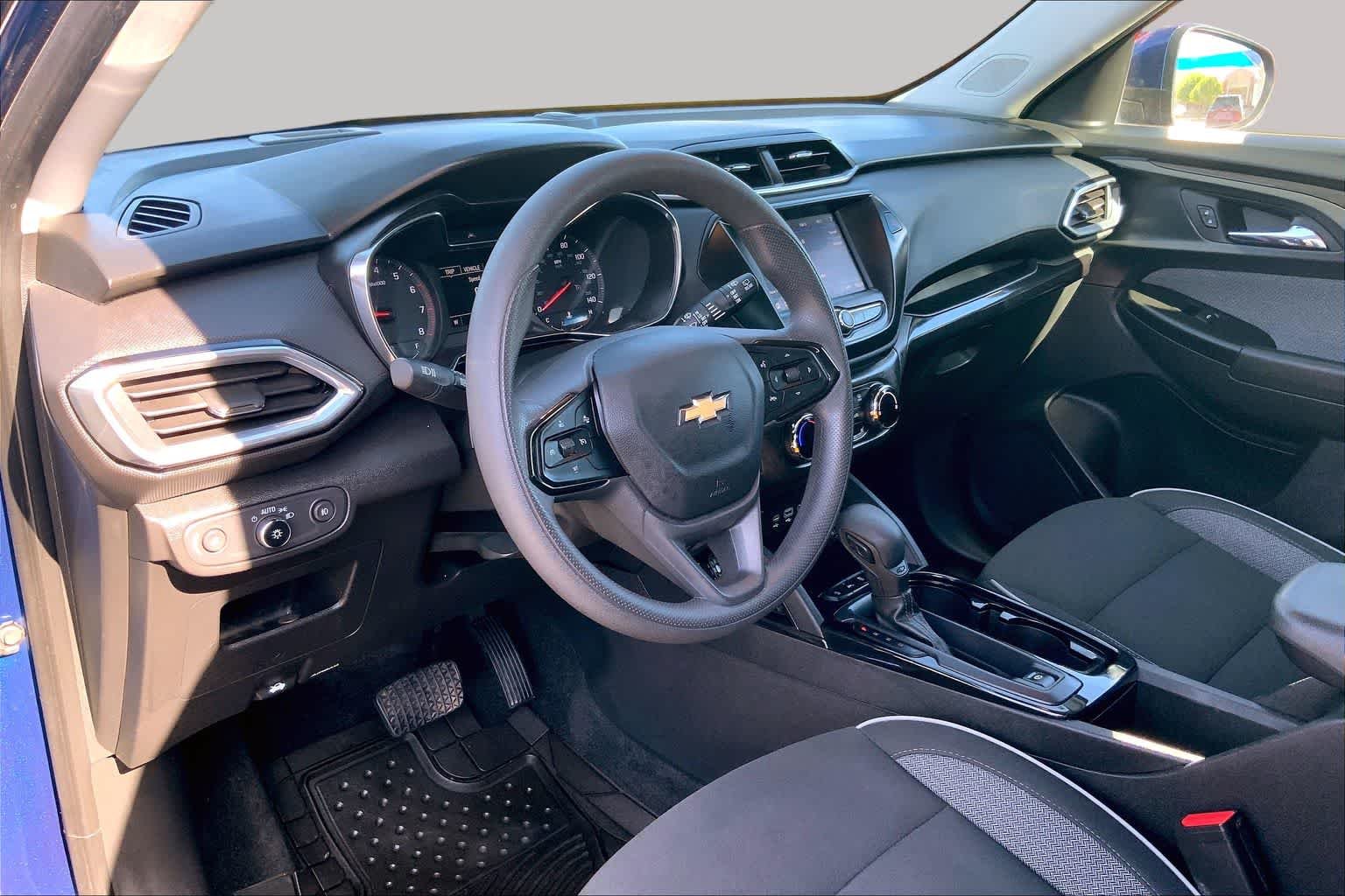 Used 2023 Blue Glow Metallic Chevrolet LT image 18