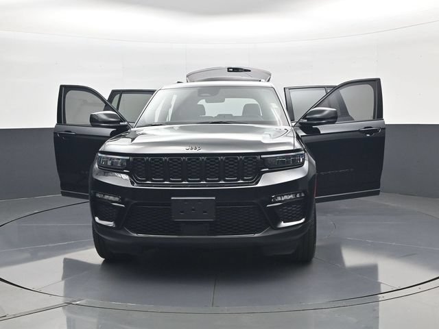 Used 2025 Black Jeep Limited 4x4 image 31