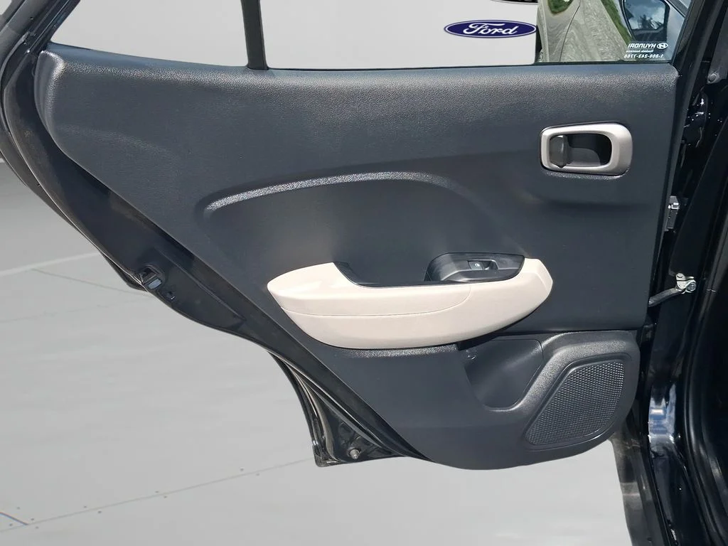 Used 2025 Onyx Black Hyundai SEL image 21