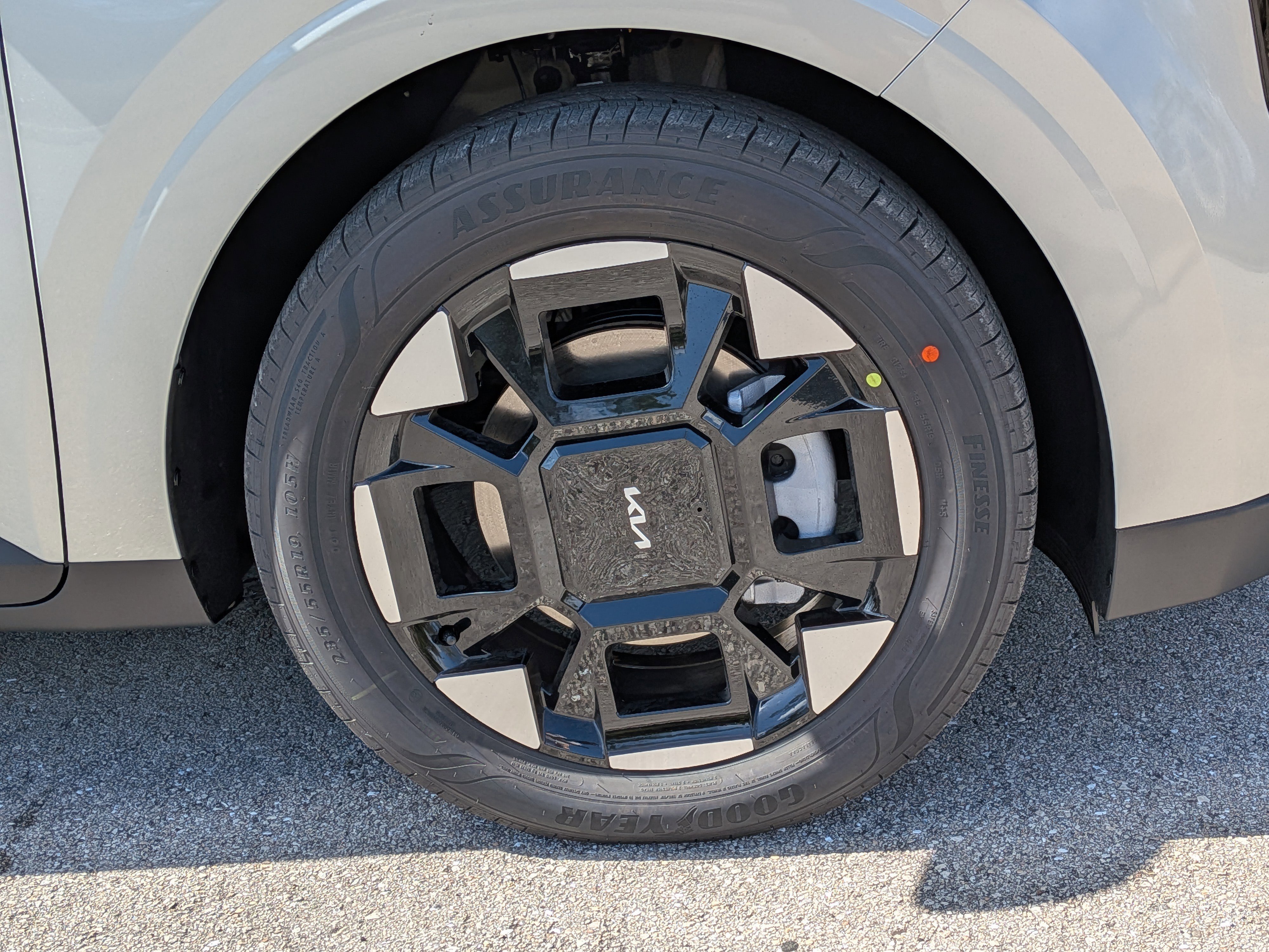 New 2026 Ivory Silver Kia EX image 11