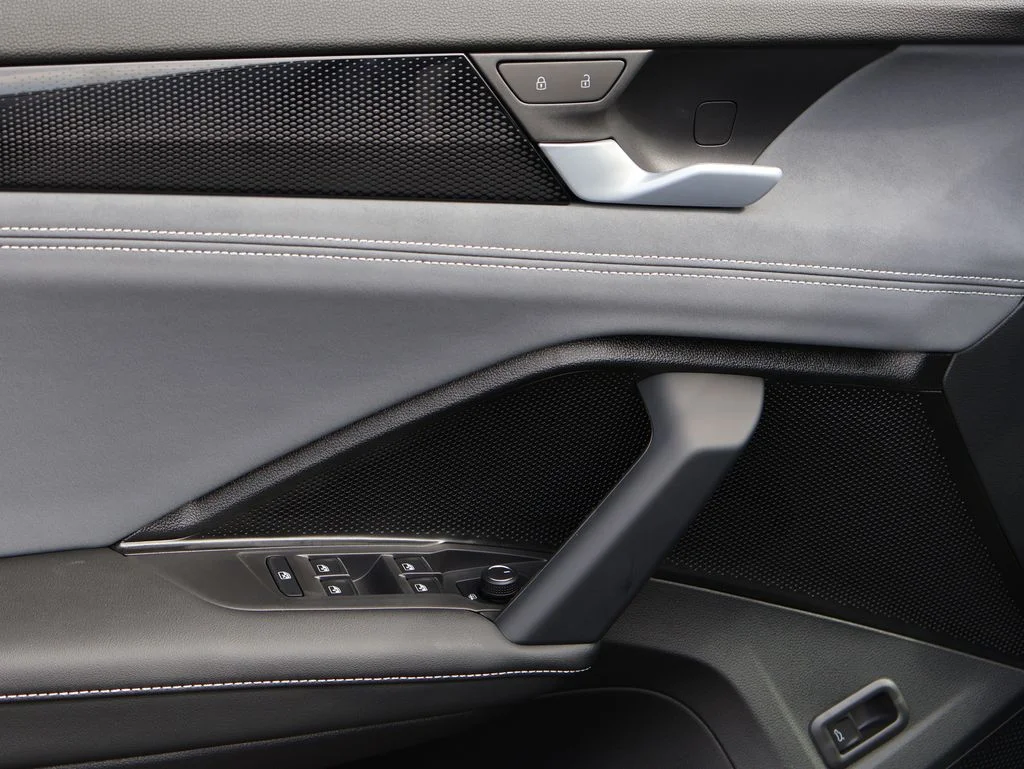 New 2026 Black Volkswagen 2.0T SE image 39