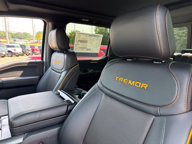 New 2026 Oxford White Ford Tremor image 22