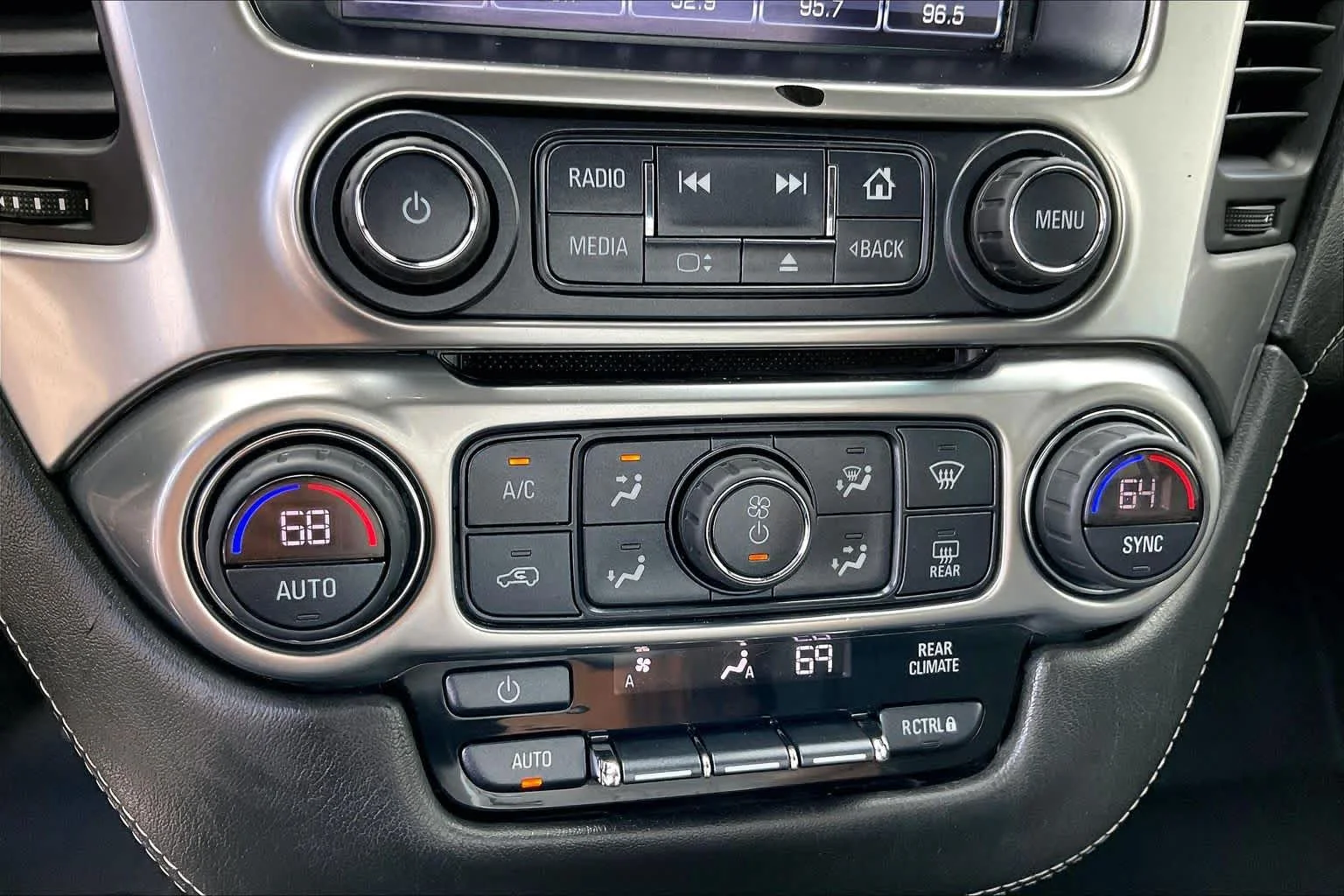 Used 2019 Black Chevrolet Commercial image 29