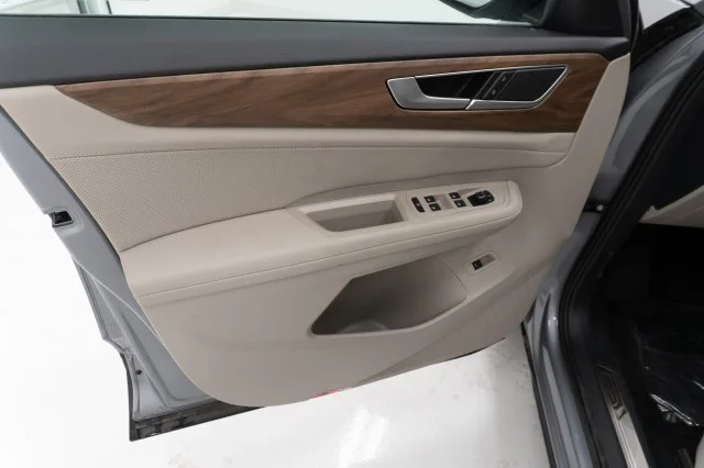 2026 Volkswagen Atlas SE w/Tech - Photo 16