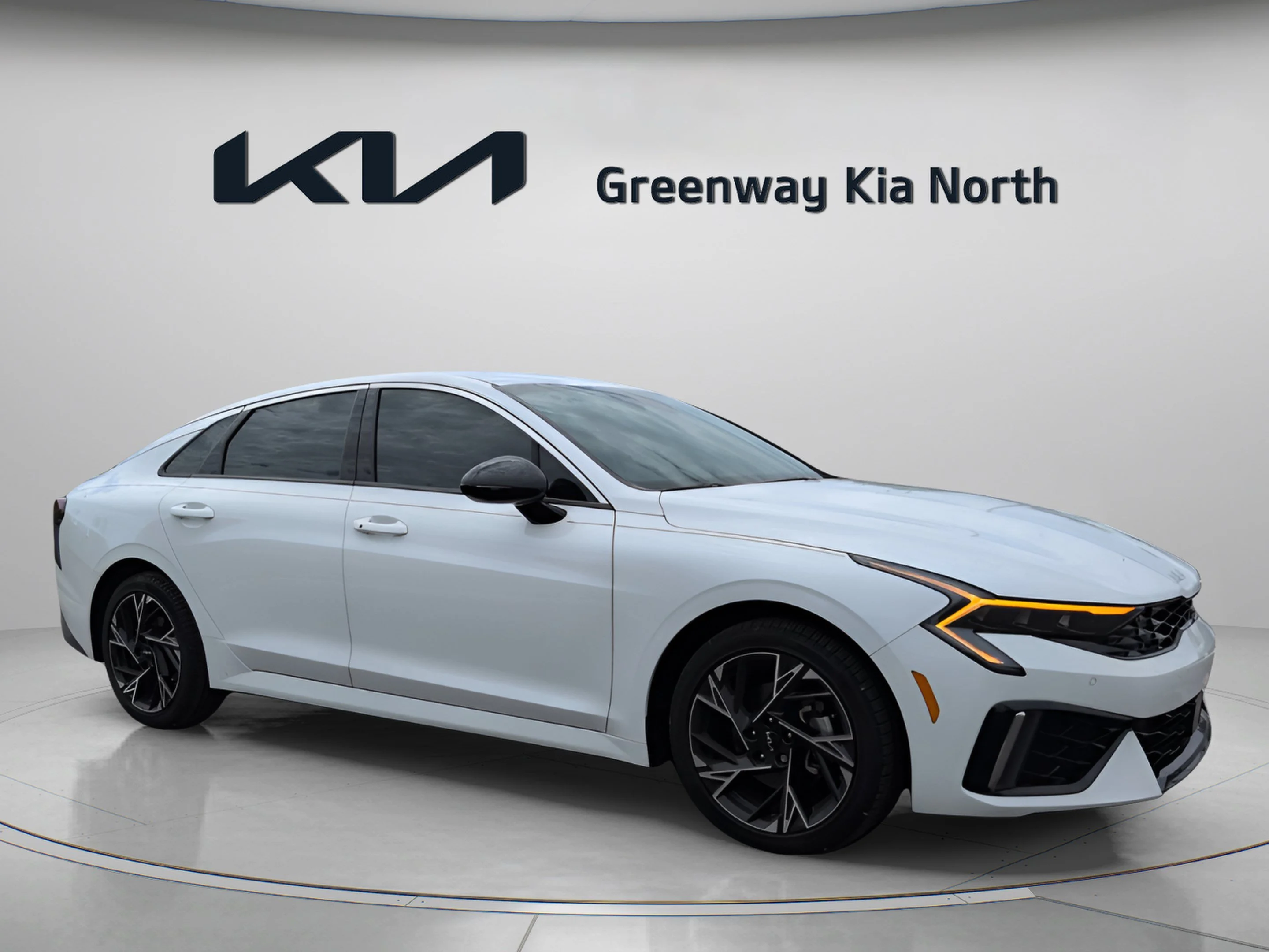 Used 2025 Snow White Pearl Kia GT-Line image 1